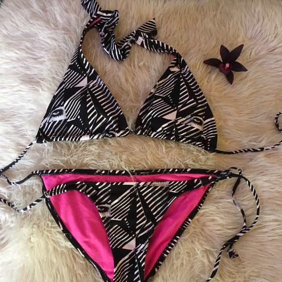 Volcom Bikini size L excellent like new pre- owned - Picture 2 of 4